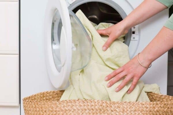 How To Make Your Laundry Smell Good (a Ton Of Easy Tricks!)