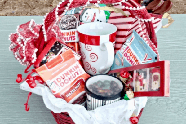 35 Unique & Thoughtful DIY Gift Basket Ideas (for any occasion!)