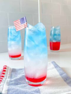 23 Easy & Festive 4th of July Cocktails (red, white, and blue drinks!)