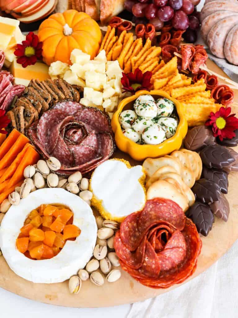 15 Festive Thanksgiving Charcuterie Boards for Easy Elevated Entertaining